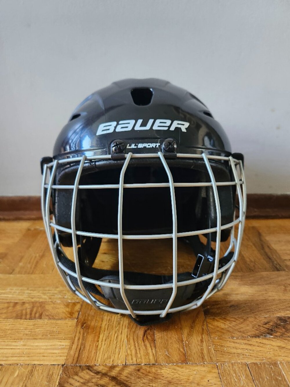 Youth Size 6-6 3/4 (48.5-54cm) Bauer Lil' Sport Hockey Helmet